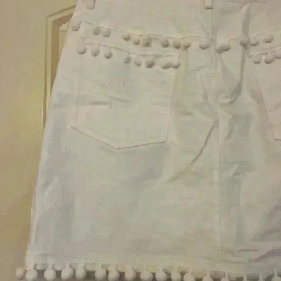 A-TOUT-AGE Demi White denim skirt like new, high waisted size 8 - Picture 9 of 14